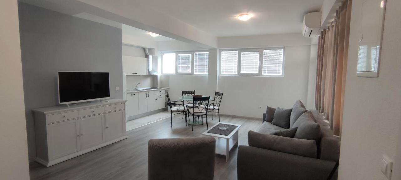 Obala Apartment พอดโกรา ภายนอก รูปภาพ